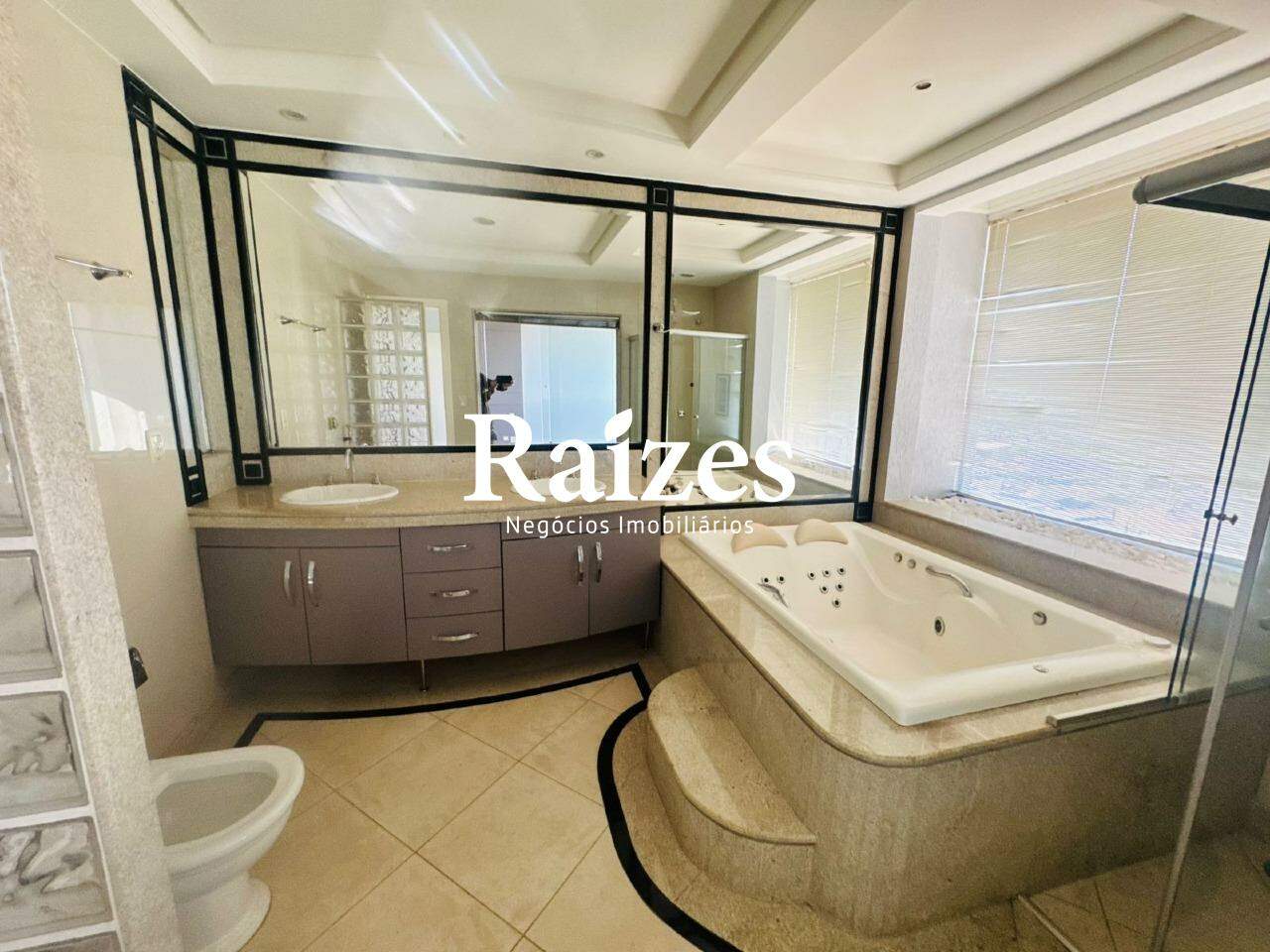 Cobertura, 3 quartos, 211 m² - Foto 8