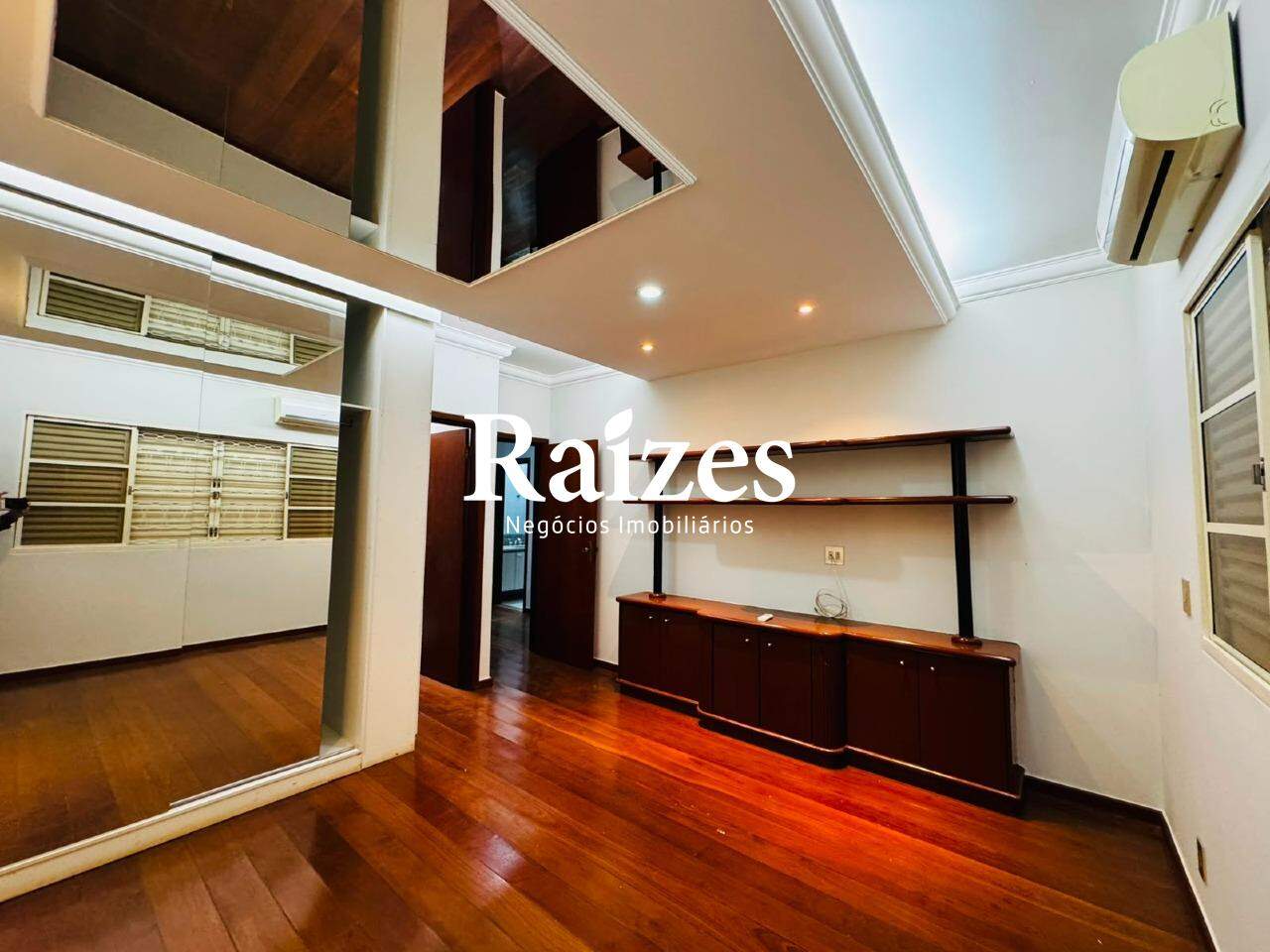 Casa, 4 quartos, 294 m² - Foto 3