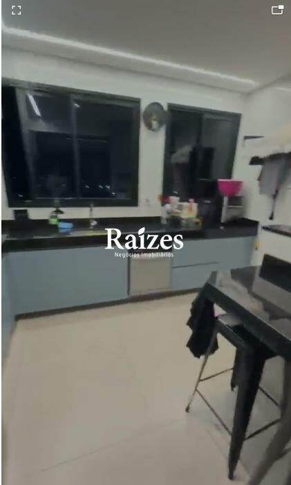 Apartamento, 3 quartos, 200 m² - Foto 1