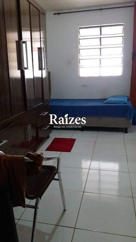 Casa, 5 quartos, 104 m² - Foto 2