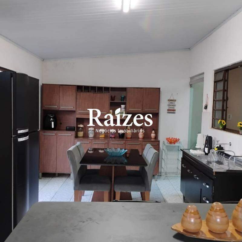 Casa, 3 quartos, 210 m² - Foto 1