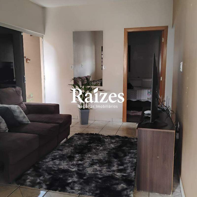 Casa, 3 quartos, 210 m² - Foto 2