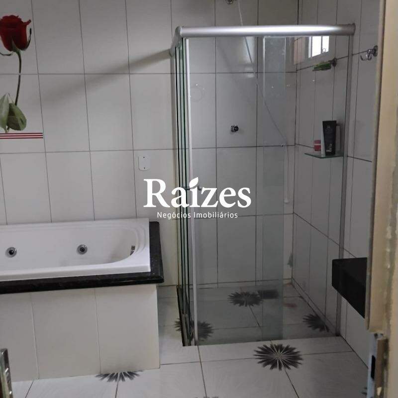 Casa, 3 quartos, 210 m² - Foto 8