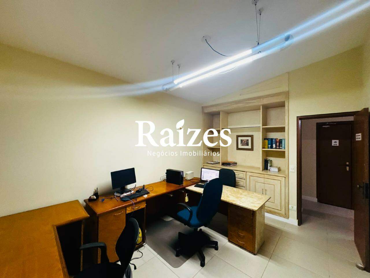 Casa, 8 quartos, 340 m² - Foto 1