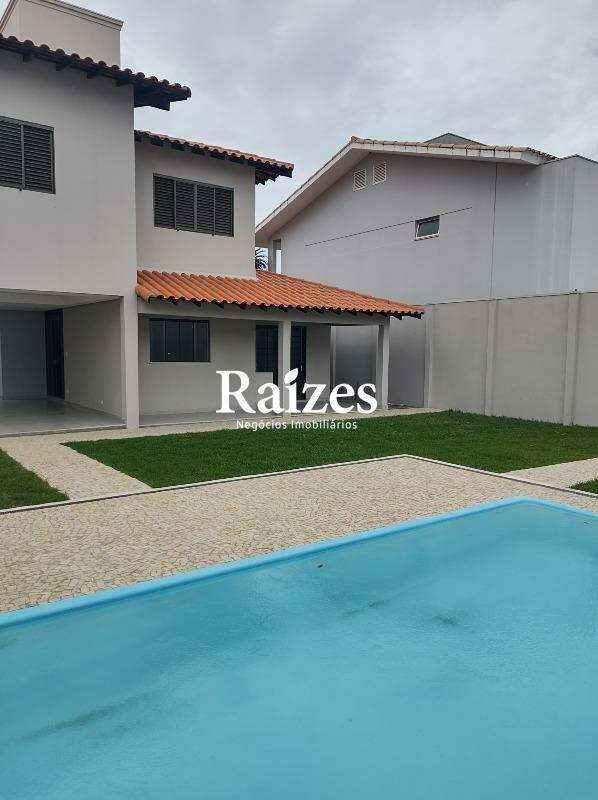 Casa, 3 quartos, 251 m² - Foto 1