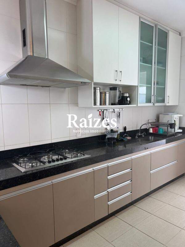 Casa, 4 quartos, 187 m² - Foto 1