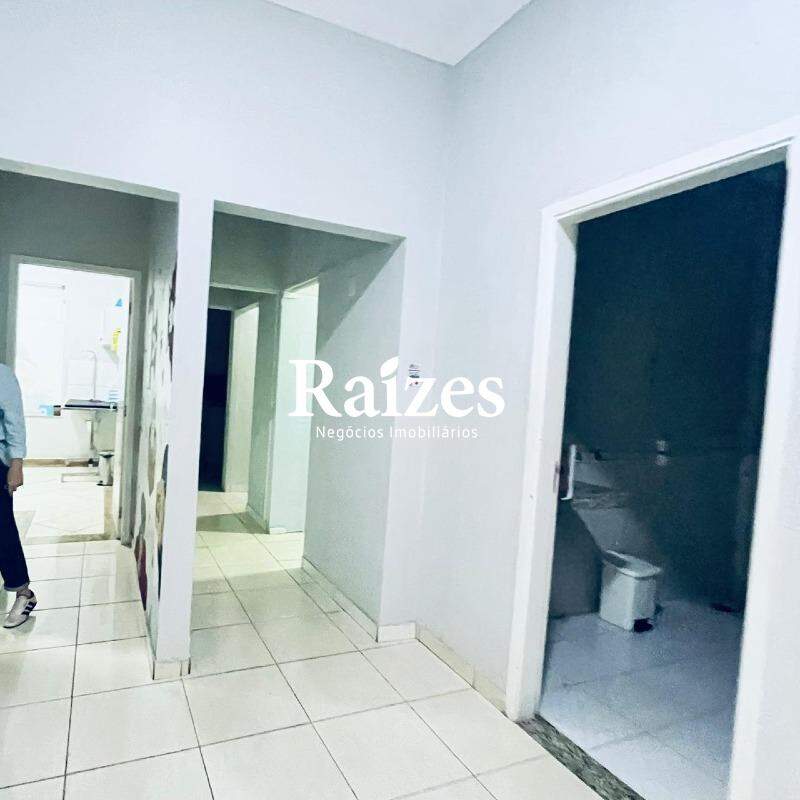 Casa, 5 quartos, 135 m² - Foto 3