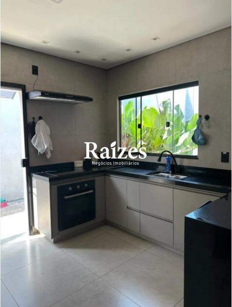 Casa, 2 quartos, 200 m² - Foto 1