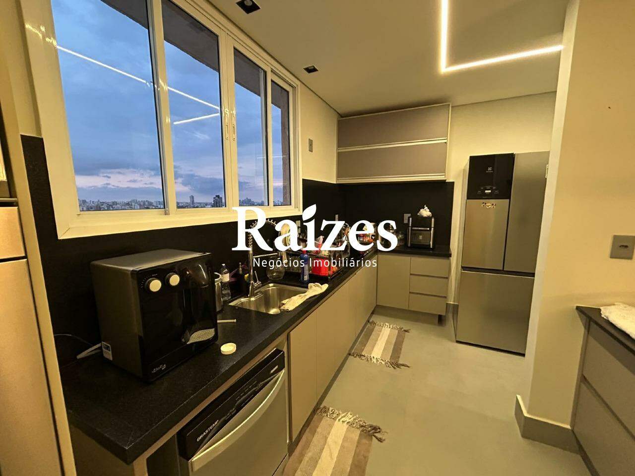 Cobertura, 4 quartos, 215 m² - Foto 6