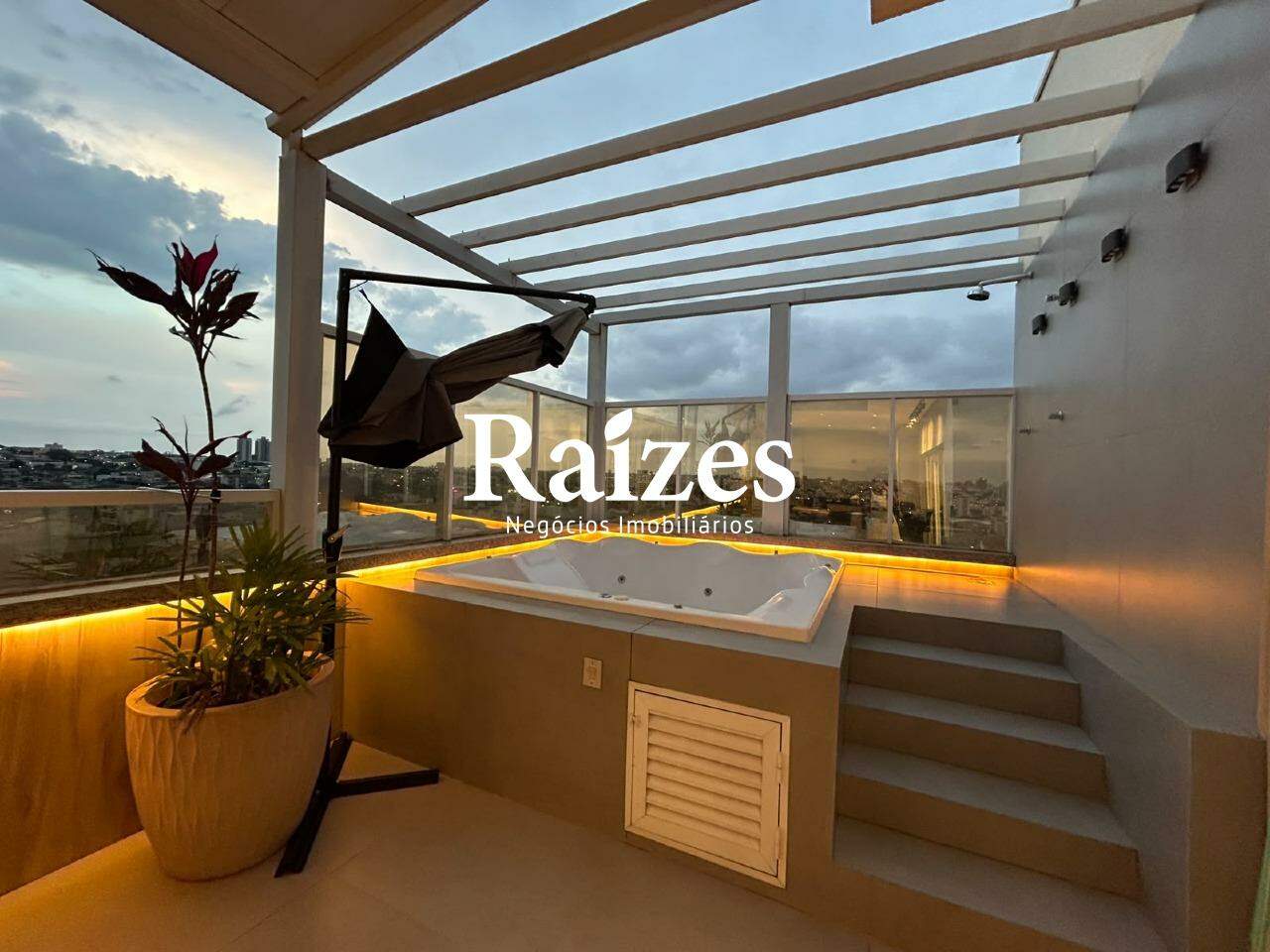 Cobertura, 4 quartos, 215 m² - Foto 1