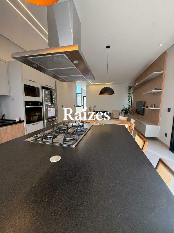 Casa, 3 quartos, 230 m² - Foto 4