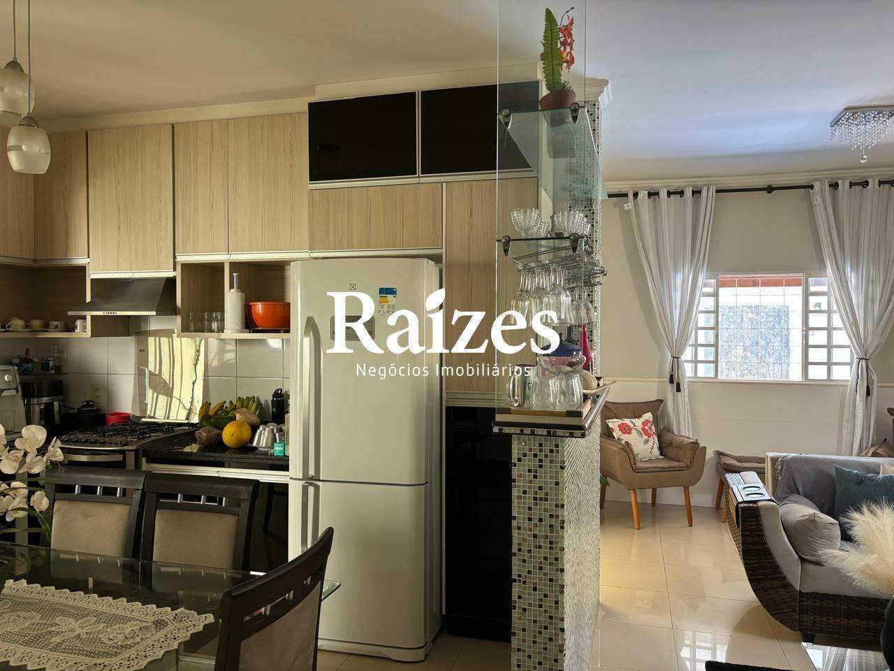 Casa, 4 quartos, 187 m² - Foto 1