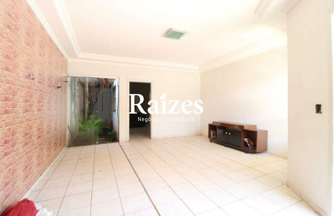 Casa, 4 quartos, 197 m² - Foto 2