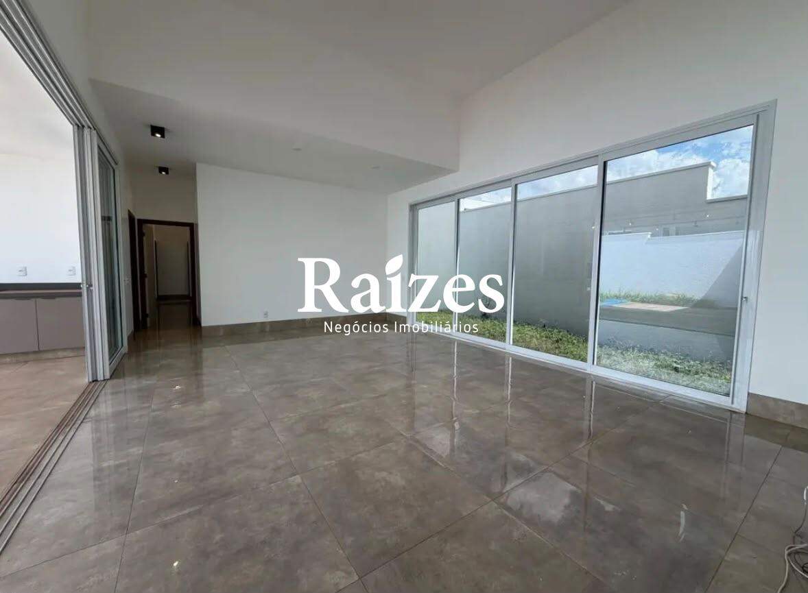 Casa, 3 quartos, 250 m² - Foto 2