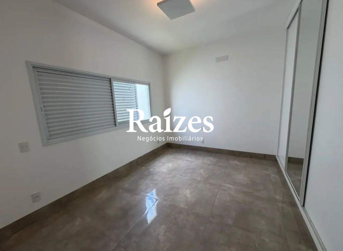 Casa, 3 quartos, 250 m² - Foto 4