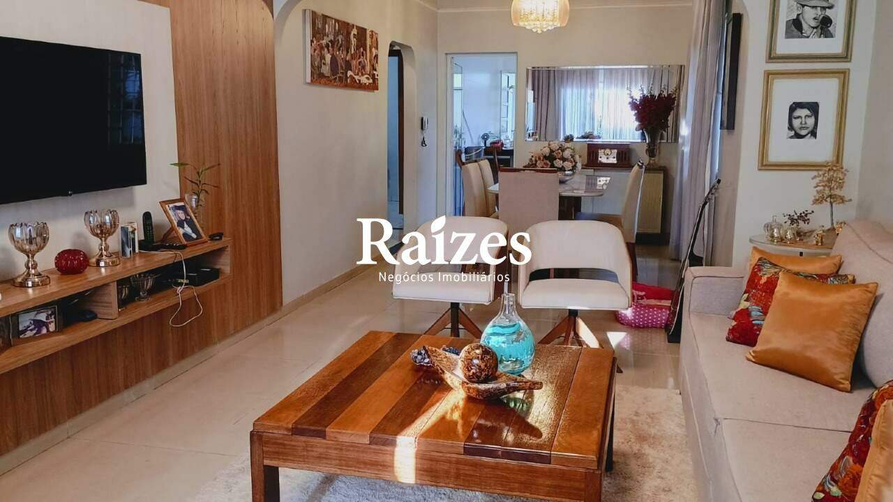 Casa, 3 quartos, 245 m² - Foto 1