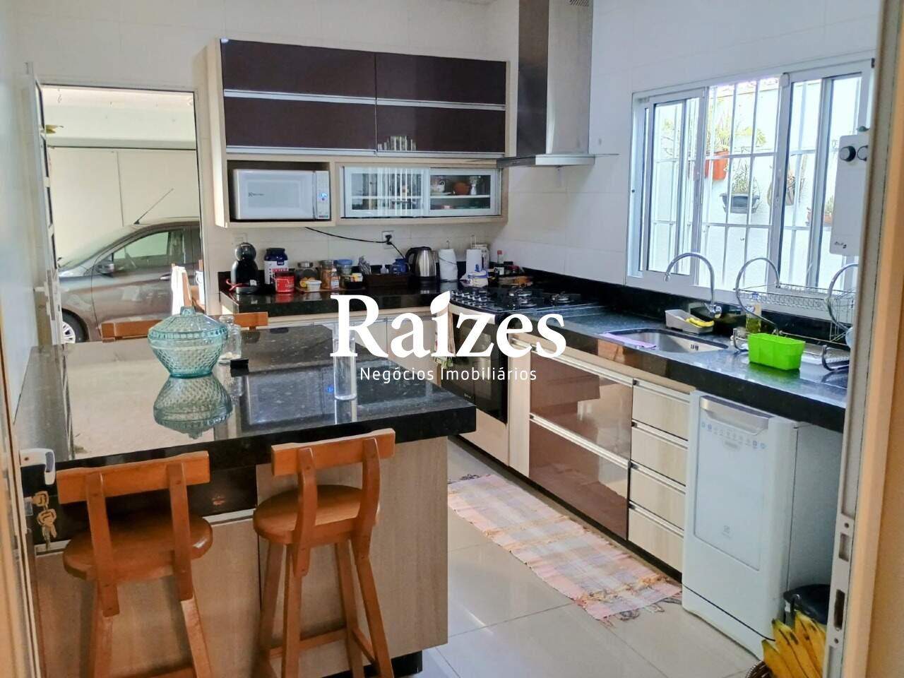 Casa, 3 quartos, 245 m² - Foto 11