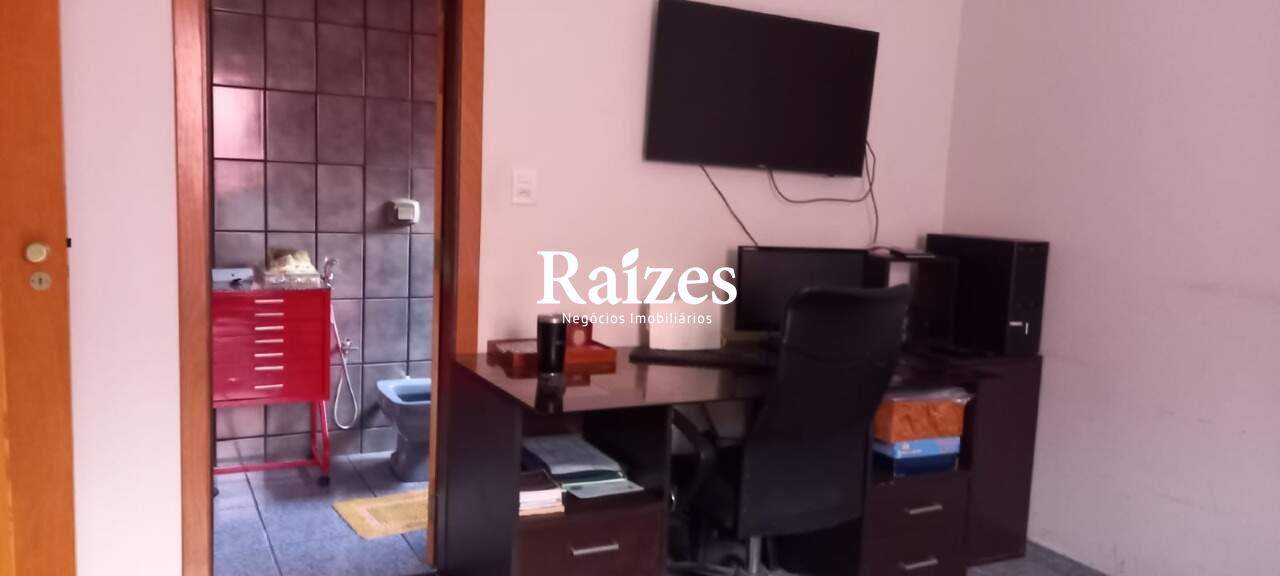Casa, 4 quartos, 250 m² - Foto 22