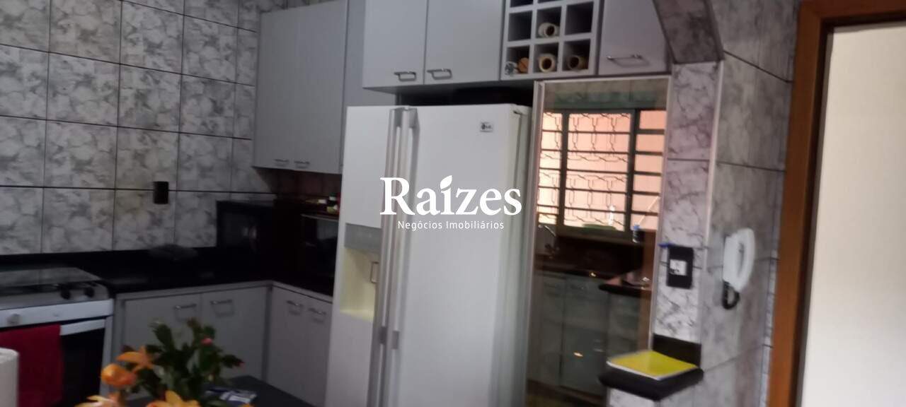 Casa, 4 quartos, 250 m² - Foto 11