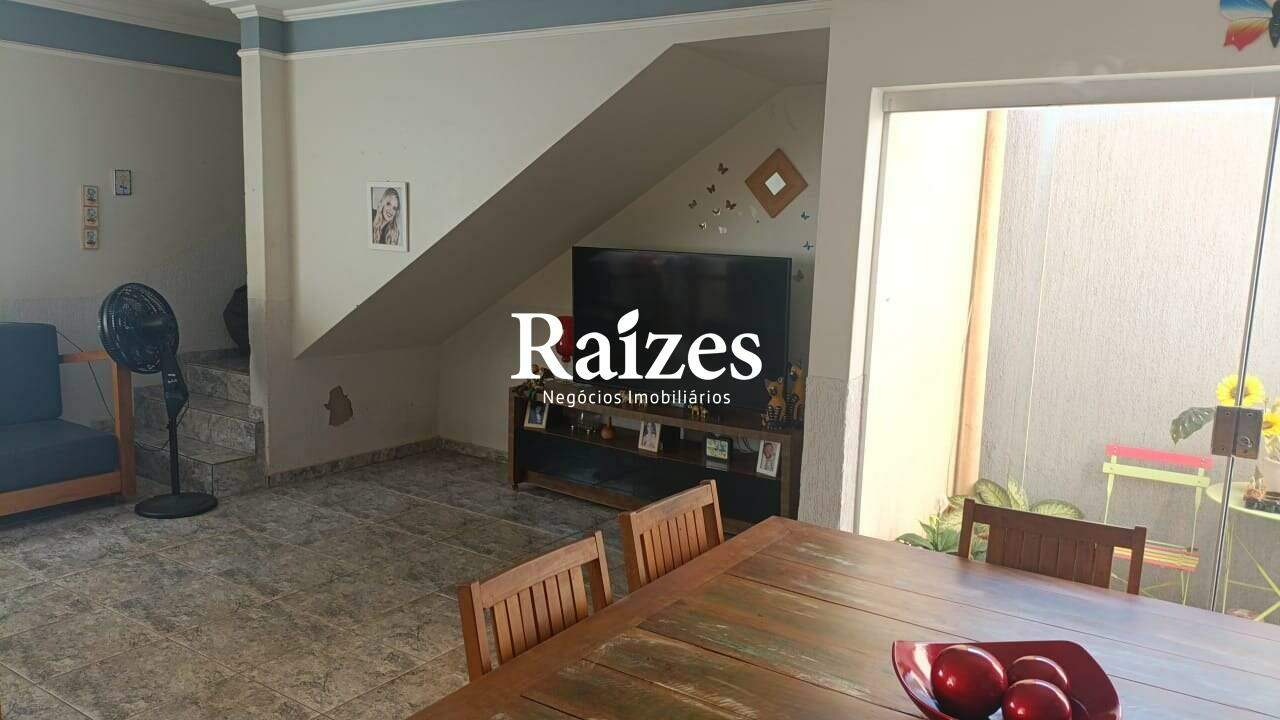 Casa, 4 quartos, 300 m² - Foto 1