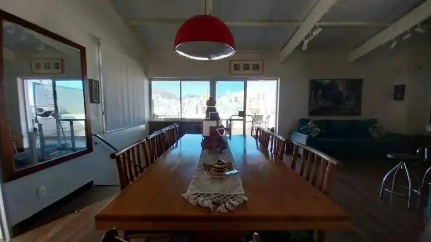 Cobertura à venda no Estoril: 