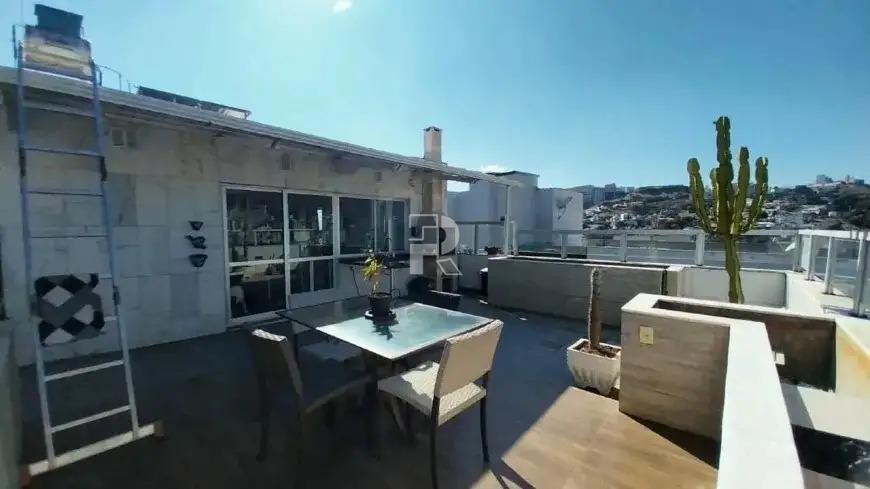 Cobertura à venda no Estoril: 