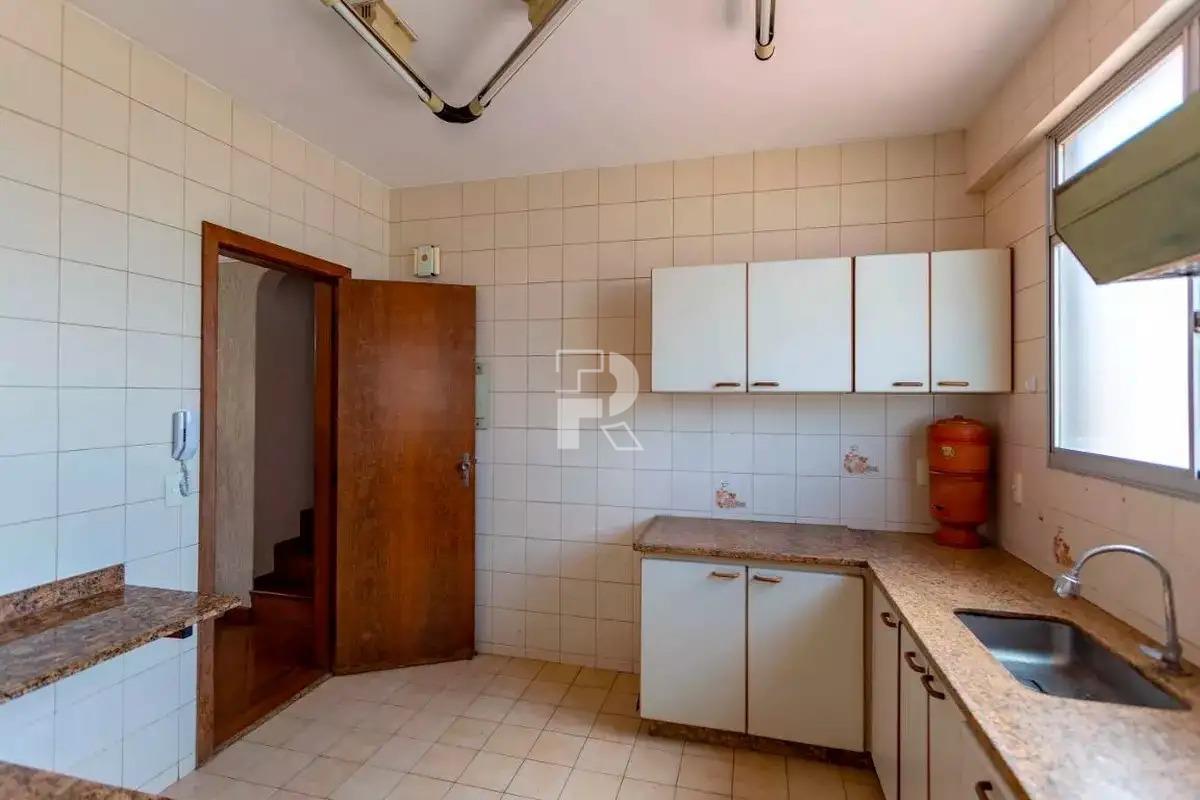 Cobertura à venda no Coração de Jesus: 