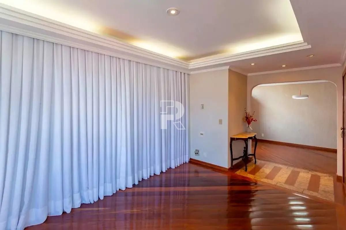 Cobertura à venda no Coração de Jesus: 