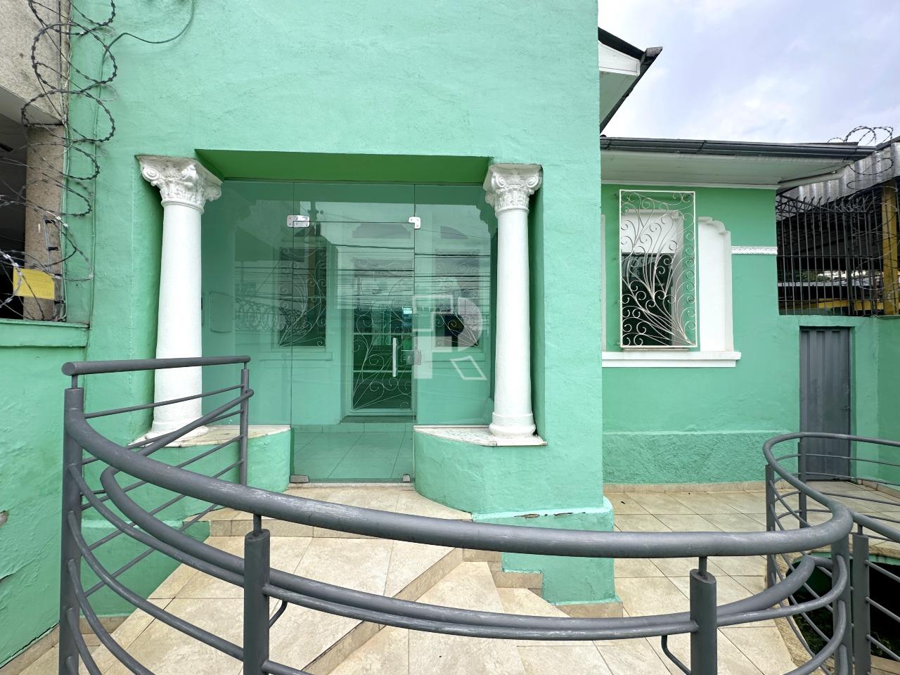 Casa para aluguel no Barro Preto: 