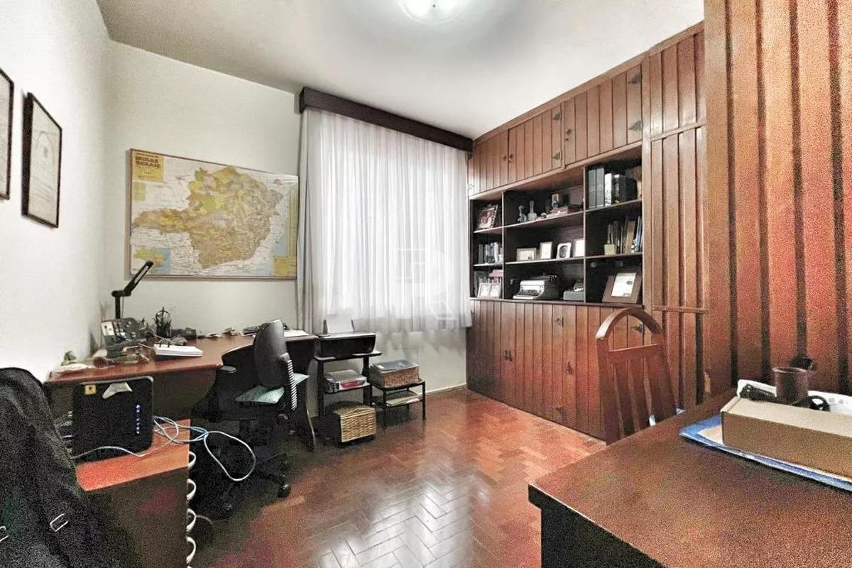 Apartamento à venda no Prado: 