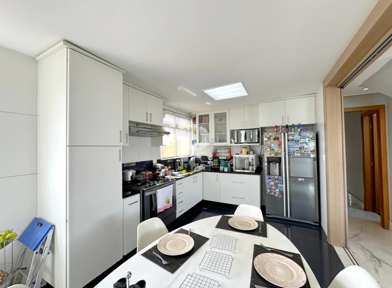 Cobertura à venda no Prado: 