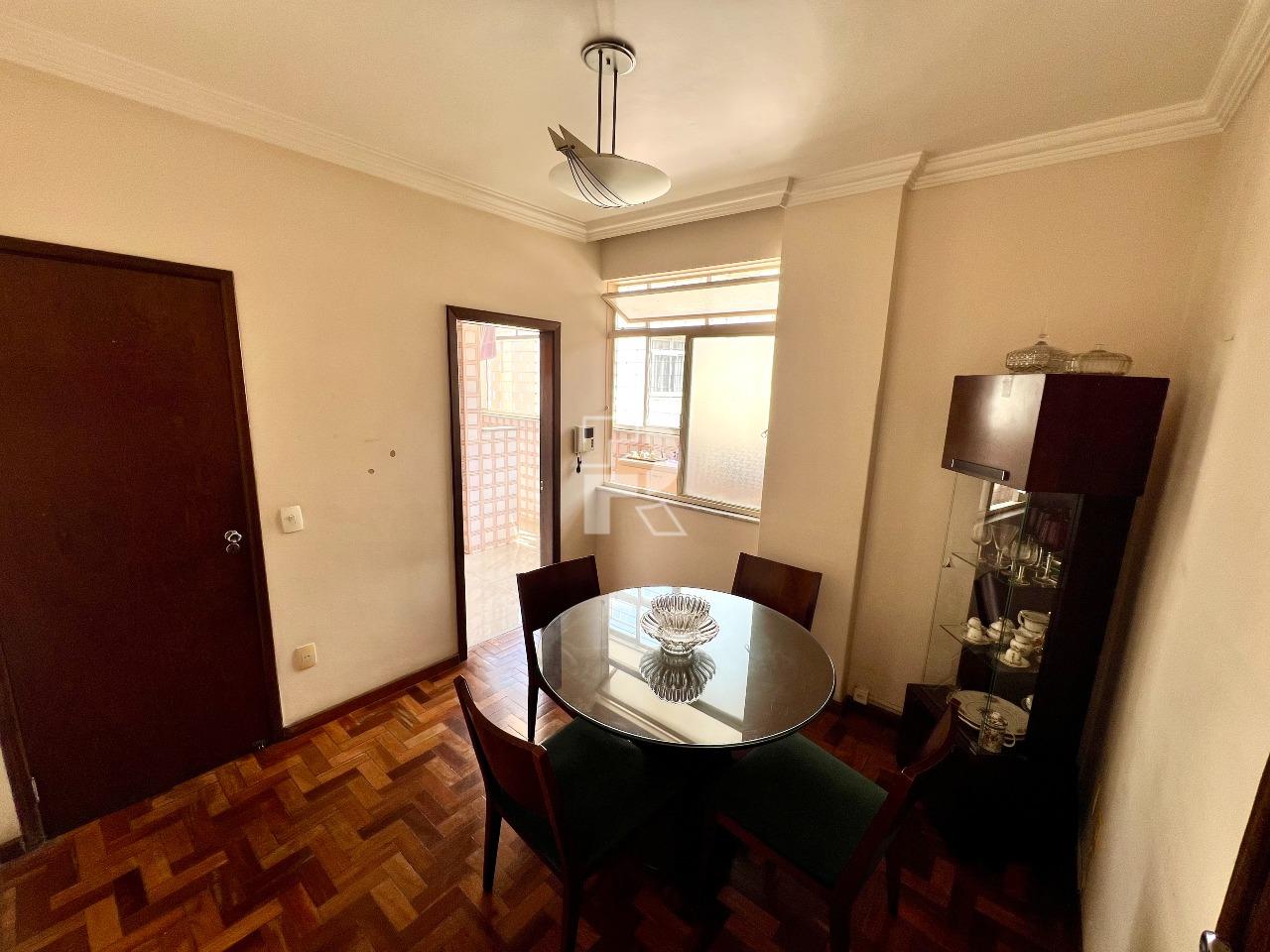 Apartamento à venda no Prado: 