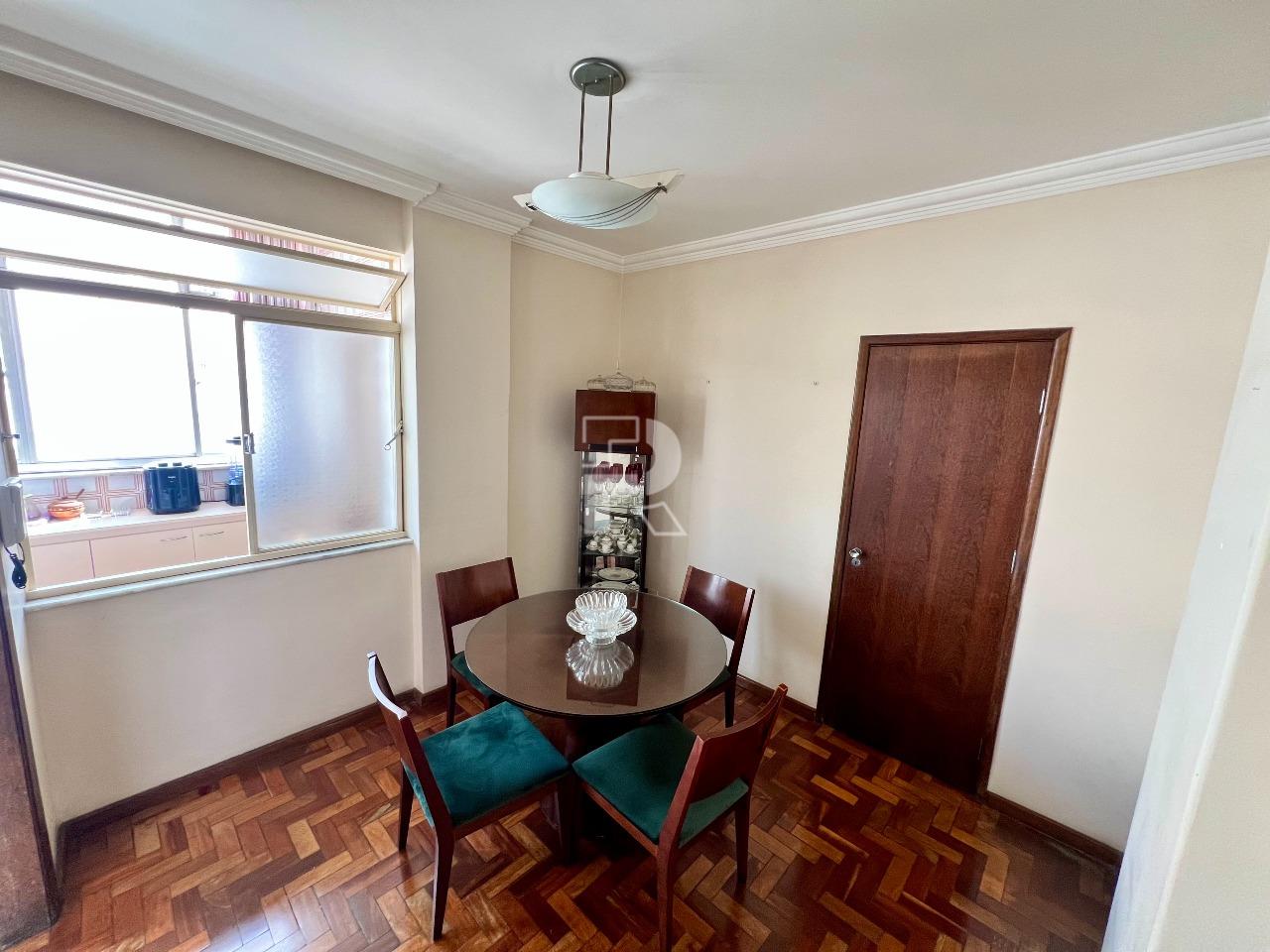 Apartamento à venda no Prado: 