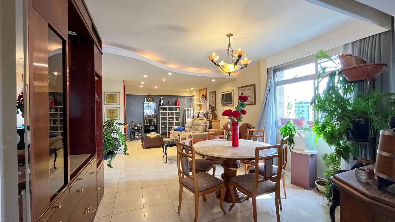 Apartamento à venda no Funcionários: 