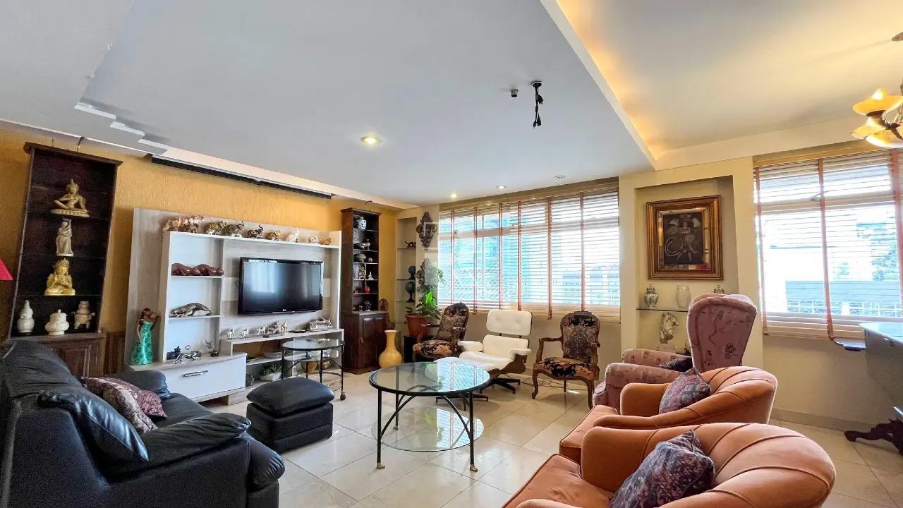 Apartamento à venda no Funcionários: 