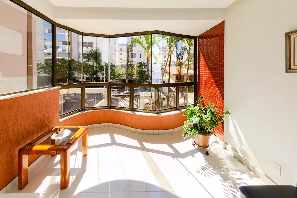 Apartamento à venda no Prado: 