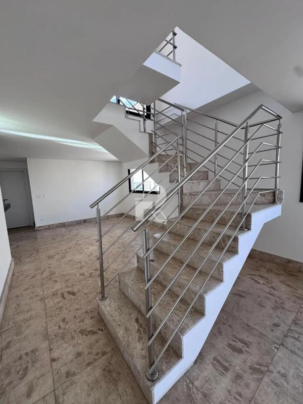 Cobertura à venda no Lourdes: 