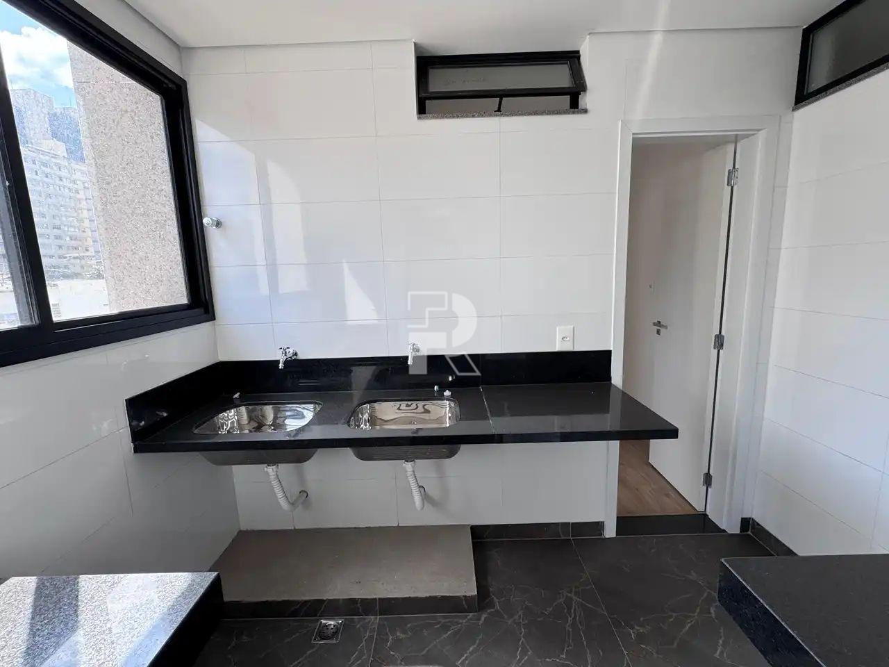 Cobertura à venda no Lourdes: 