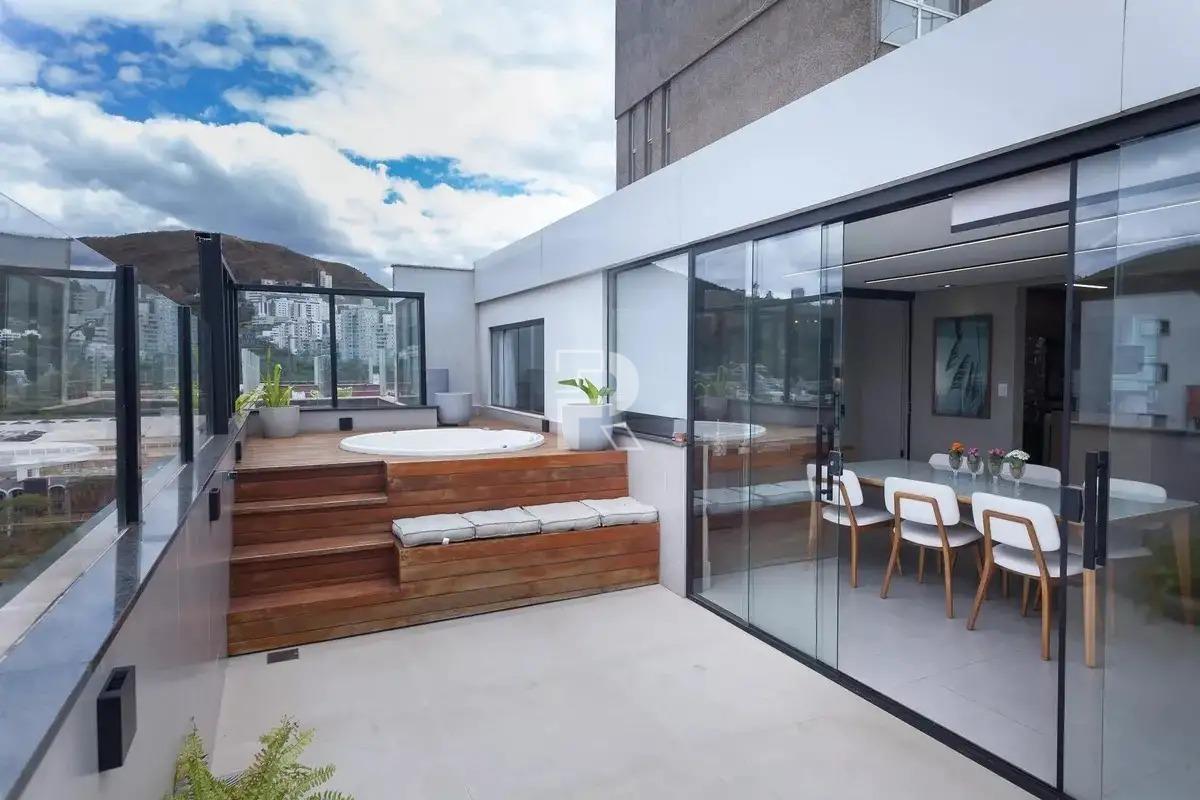 Cobertura à venda no Estoril: 