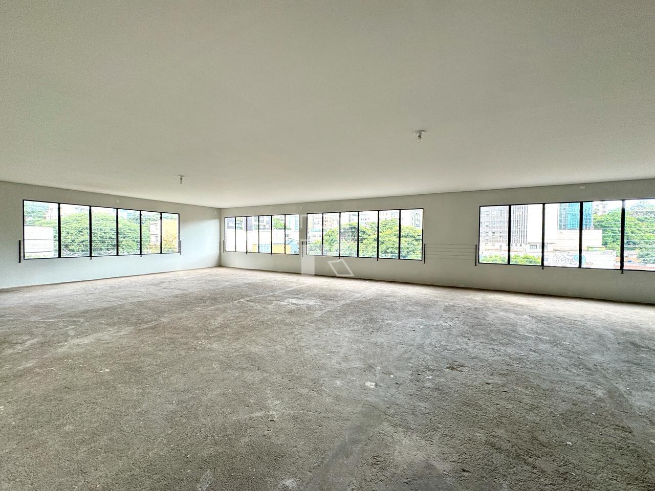 Prédio à venda no Lourdes: 