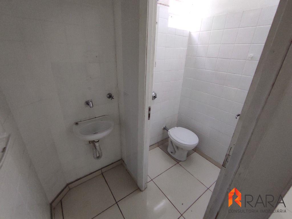 Sobrado para alugar com 4 quartos, 480m² - Foto 13