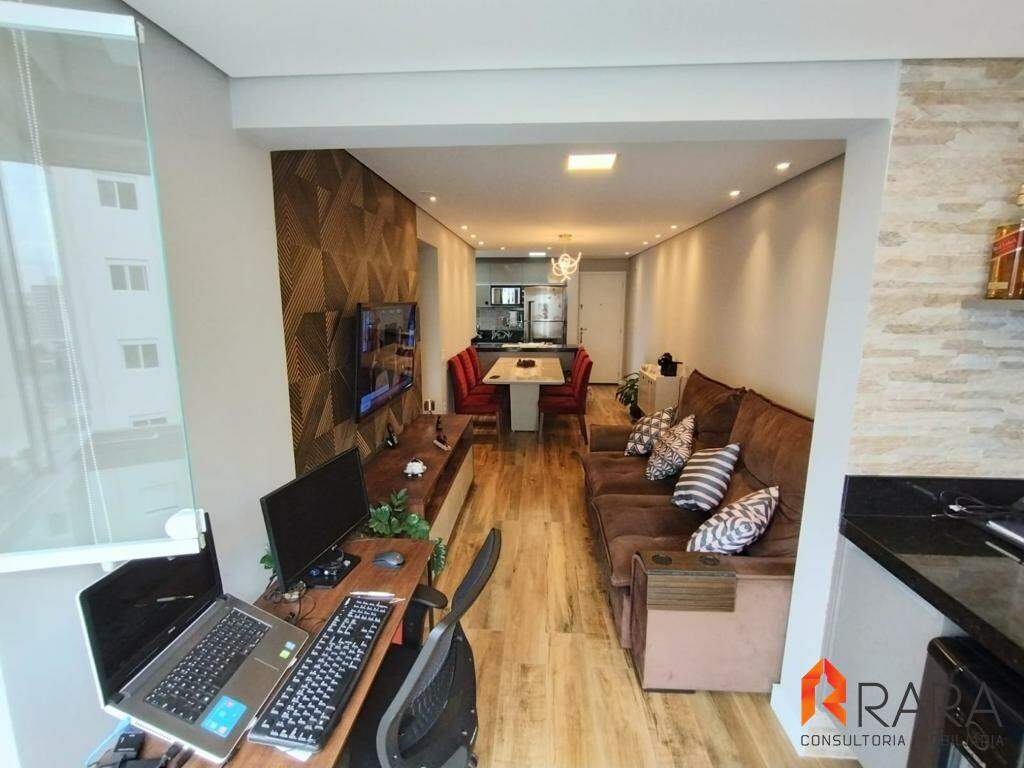 Apartamento à venda com 2 quartos, 70m² - Foto 3