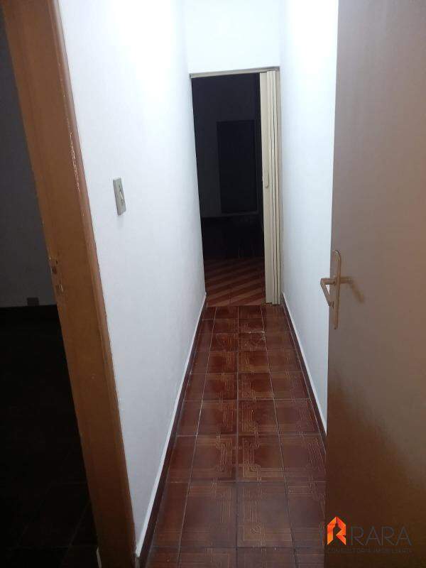 Casa à venda com 5 quartos, 250m² - Foto 17