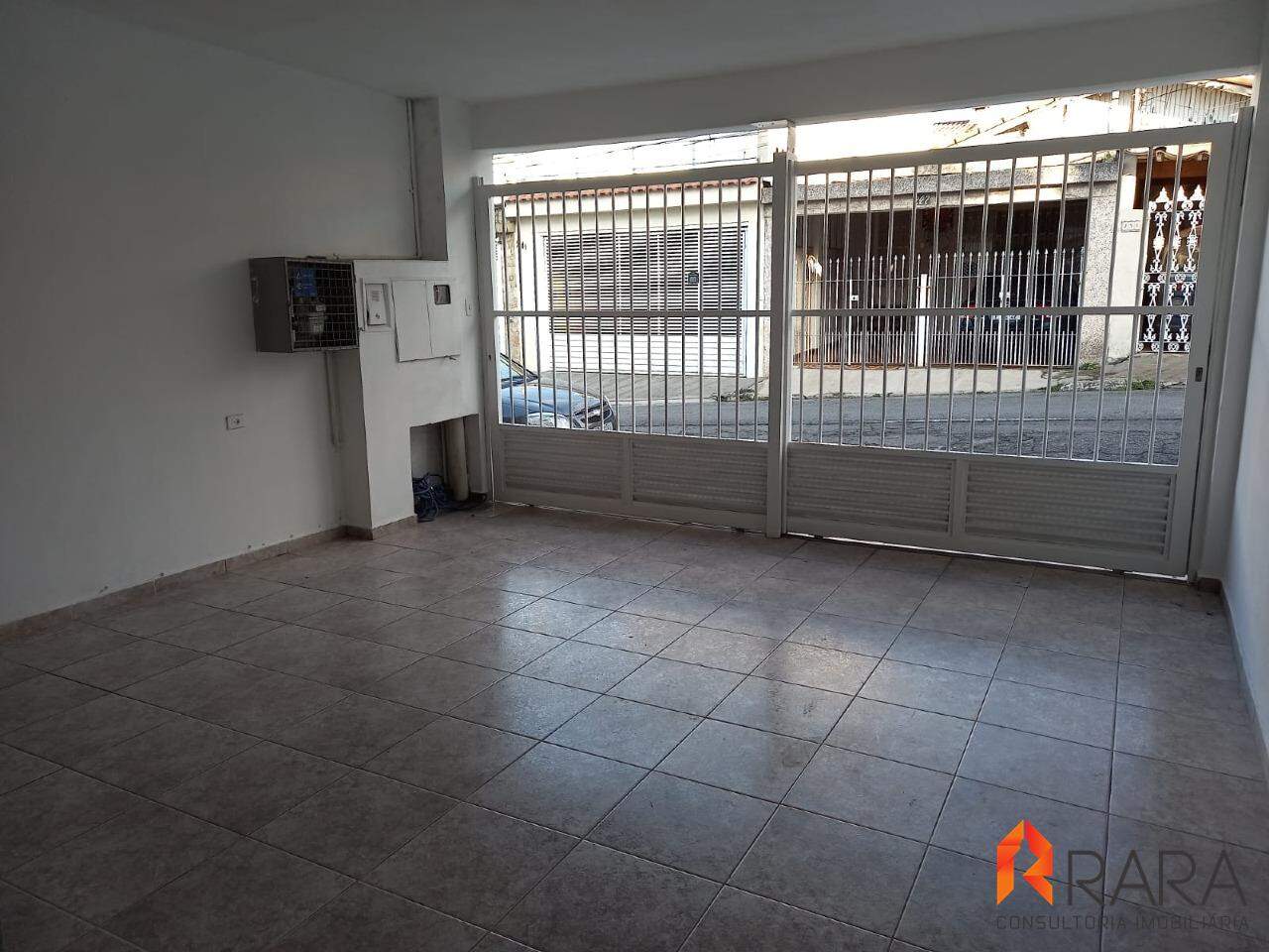 Casa à venda com 5 quartos, 250m² - Foto 2