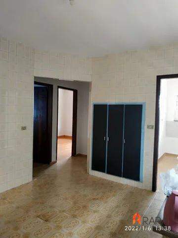 Casa à venda com 4 quartos, 250m² - Foto 2