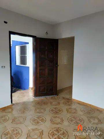 Casa à venda com 4 quartos, 250m² - Foto 1