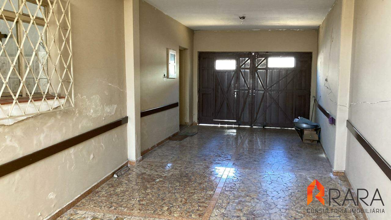 Sobrado à venda com 3 quartos, 370m² - Foto 2