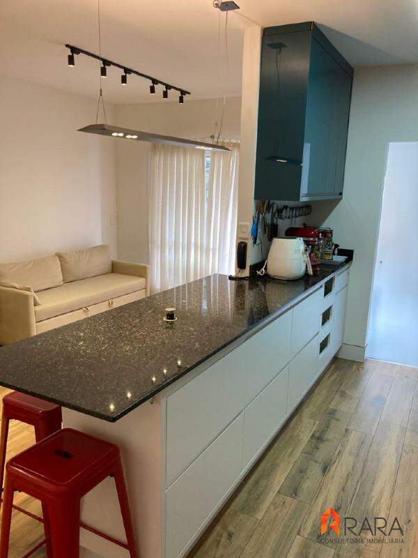 Apartamento à venda com 2 quartos, 80m² - Foto 3