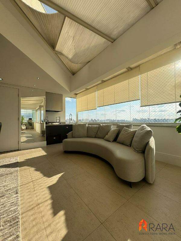 Cobertura, 3 quartos, 228 m² - Foto 1