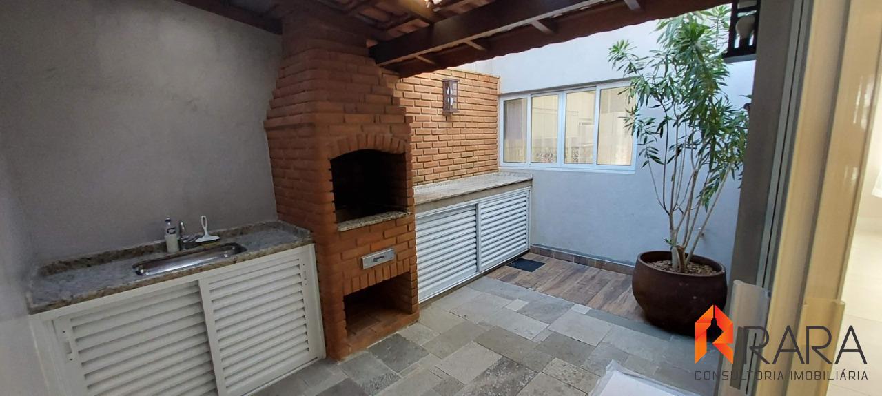 Sobrado à venda com 4 quartos, 197m² - Foto 1